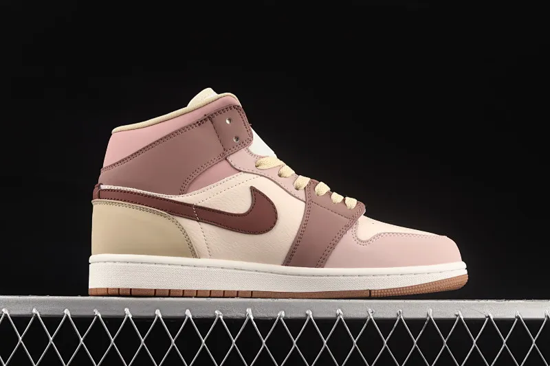 All categories Air Jordan Jordan series basketball shoes Air Jordan 1 Mid Different versions Air Jordan 1 Mid AJ1 Joe 1 smoke gray purple red red bean Chinese basketball shoes DO7440-821